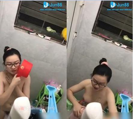Quay len em gai xinh ngot nuoc tam cuc mup